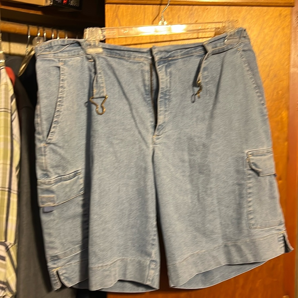 Gloria Vanderbilt plus size shorts